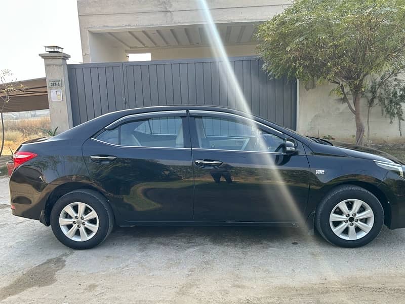 Toyota Corolla Altis Grande 2015 5