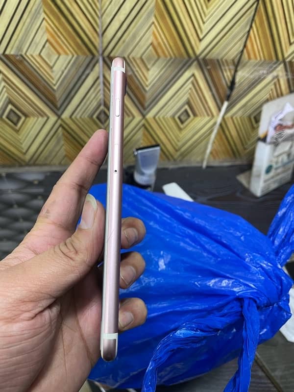 i phone 7 plus (128gb)(pta approved) 2