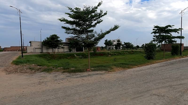 Commercial Plot Of 4 Marla Is Available For Sale 2