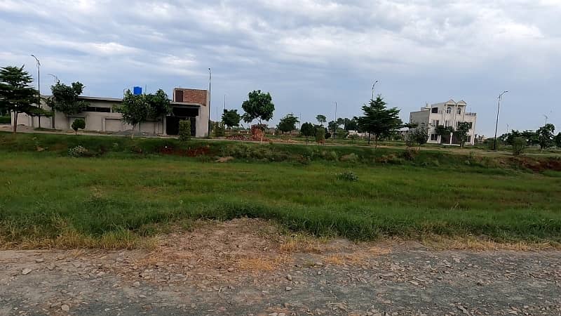 10 Marla Residential Plot For Sale In Lahore - Jaranwala Road 0