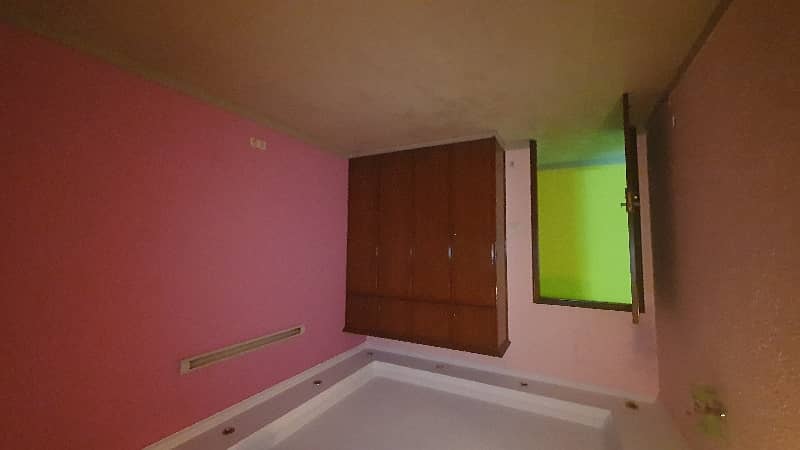 15 Marla Upper Portion 3. bed For Rent Hot Location of Muslim Town 3