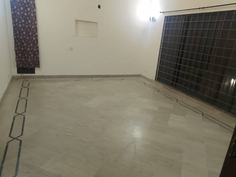 1 Kanal House 5. Bed Available For Rent Hot Location Of PCSIR Phase 2 8