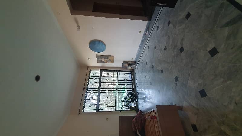 30 Marla Upper Portion 3. bed Available for Rent Ideal Location of Garden Town 3