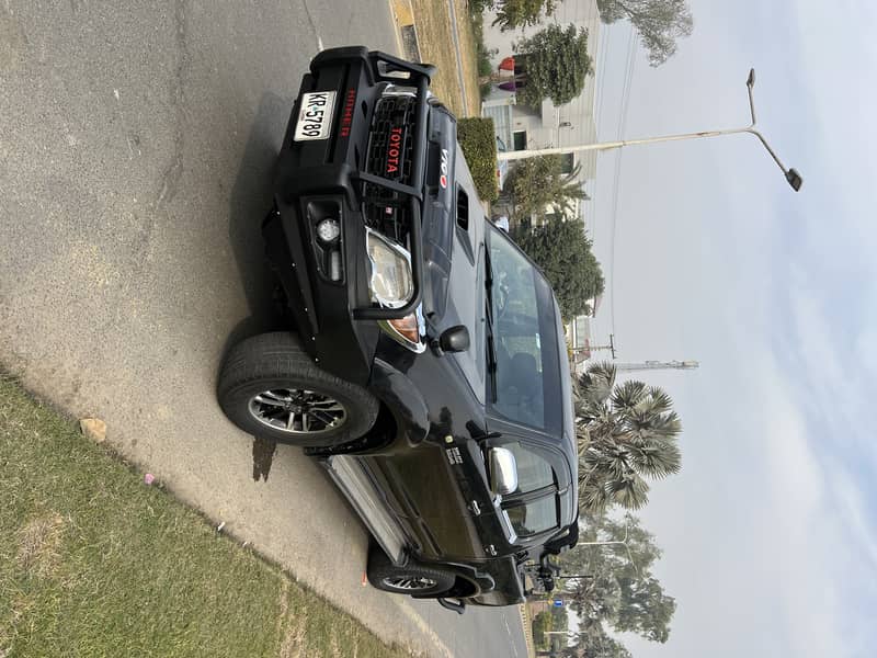 Toyota Hilux Vigo excellent condition betr surf pajero grande civic 2