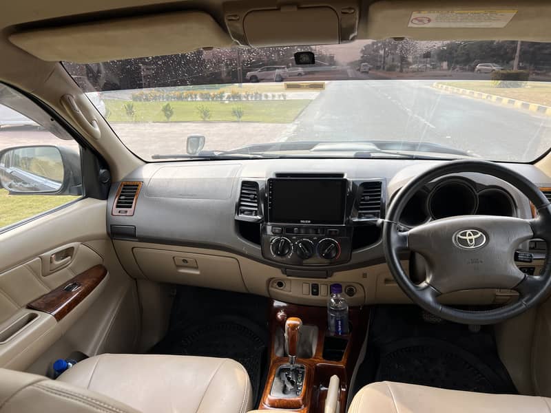 Toyota Hilux Vigo excellent condition betr surf pajero grande civic 18