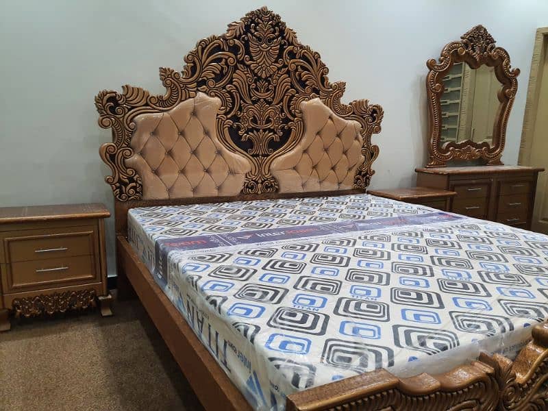 Carving bed set King size Cinyoti style new not used (only call me) 0