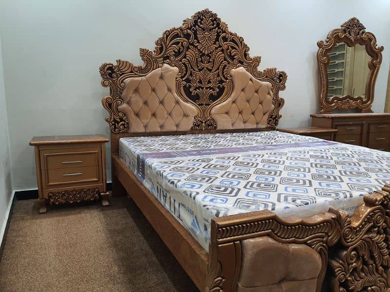 Carving bed set King size Cinyoti style new not used (only call me) 1