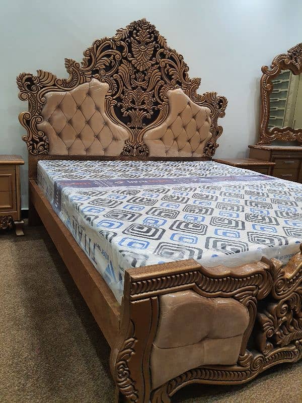 Carving bed set King size Cinyoti style new not used (only call me) 2