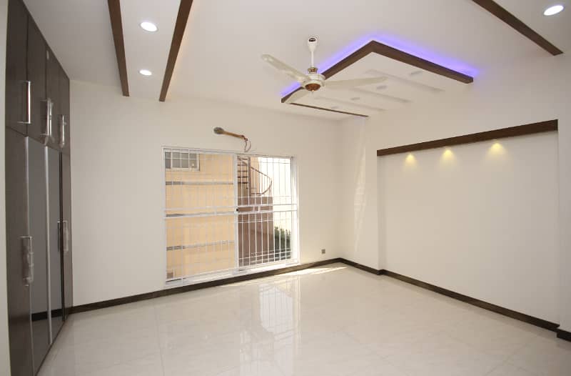 100% Original Add 1 Kanal Modern Luxury House Available For Rent Ac Install Gas Available in DHA Lahore Phase 6 21