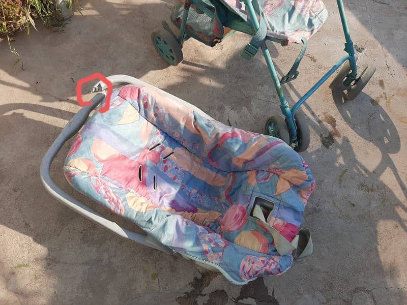 Pram and carrycot READ ADD 2