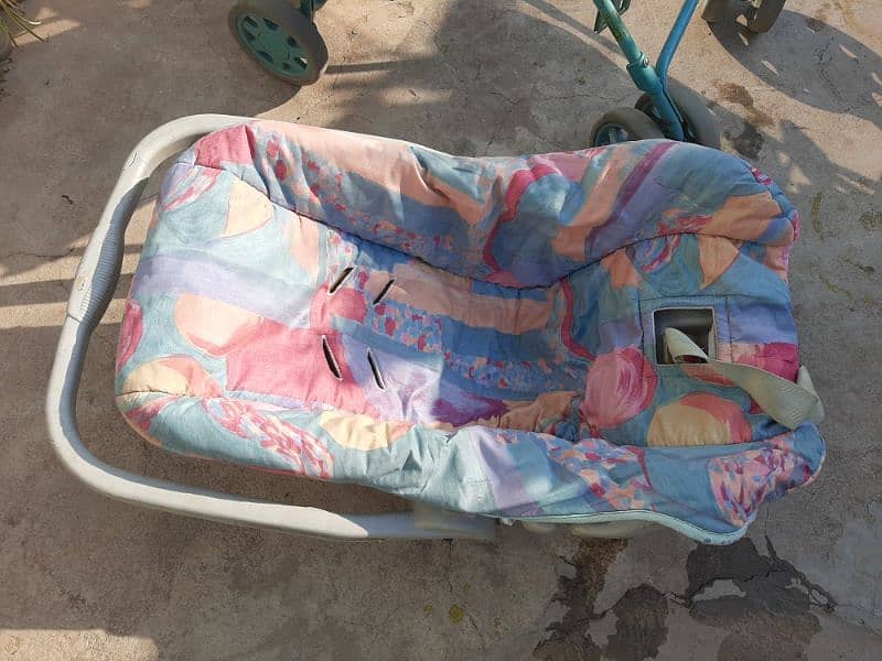 Pram and carrycot READ ADD 4