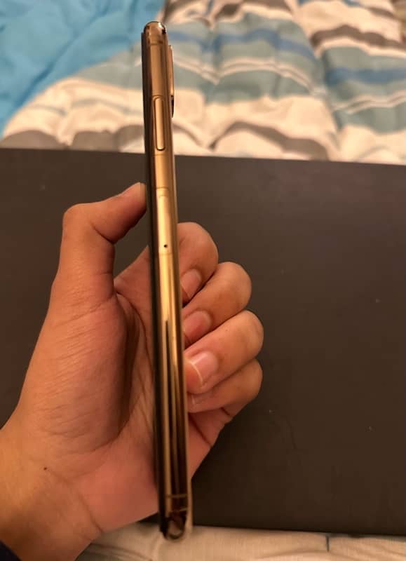 IPHONE XS MAX PTA APPROVED (256 GB) With Box 4