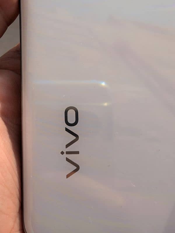 Vivo V30e 16 256 7 Months warranty 9