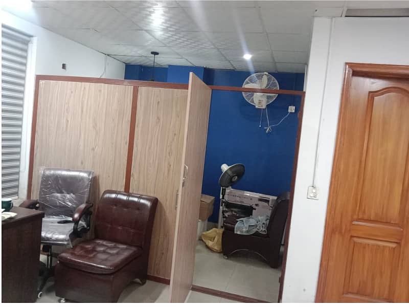 Area 350 Square Feet Office Available For Rent Real Pictures In Main Boulevard Road Gulberg 3 Lahore 3