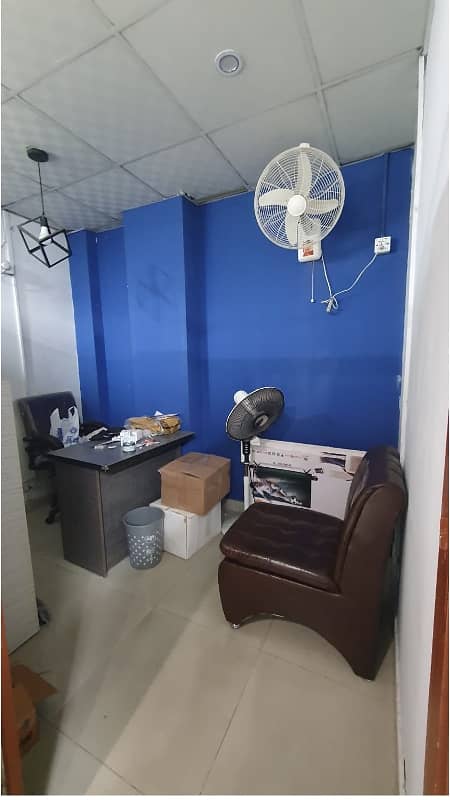 Area 350 Square Feet Office Available For Rent Real Pictures In Main Boulevard Road Gulberg 3 Lahore 4