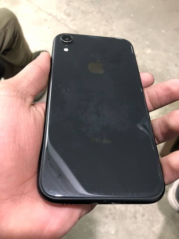 Iphone Xr 128gb non pta but sim glitch and sim woking 0