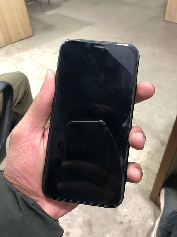 Iphone Xr 128gb non pta but sim glitch and sim woking 2