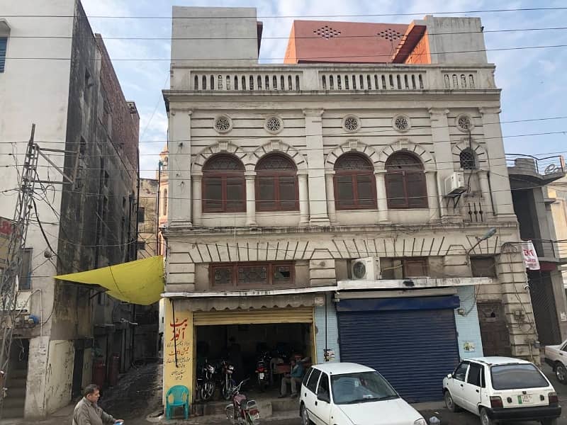 MCLEOD ROAD NEAR RATAN CENIMA 7 MARLA SECOND FLOOR & 2 SHOPS IN GROUND FLOOR 0