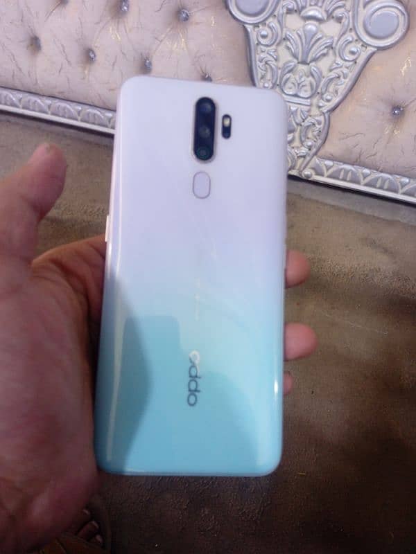 I'm selling oppo A9 20 20 10 by 10 condition all ok 0