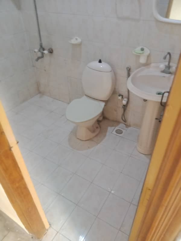 Upper portion for rent in g11 only bachelor's 3