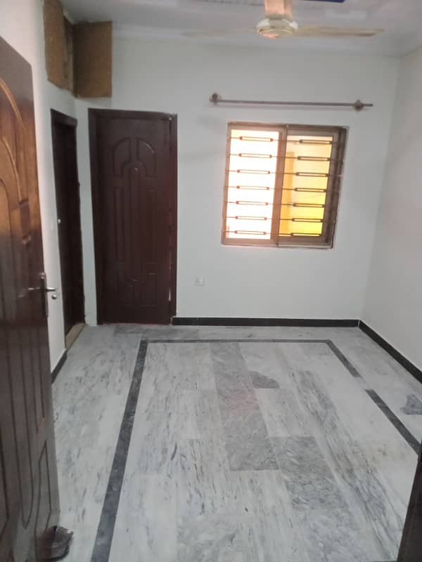 Upper portion for rent in g11 only bachelor's 6