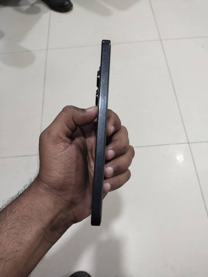 Redmi note 13  6. month warranty 5