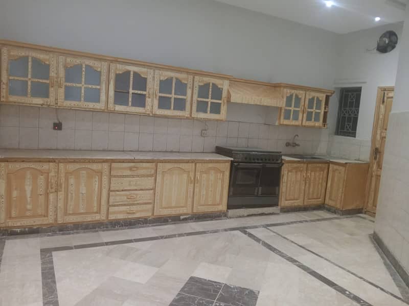 Upper portion for rent in F11/1 6