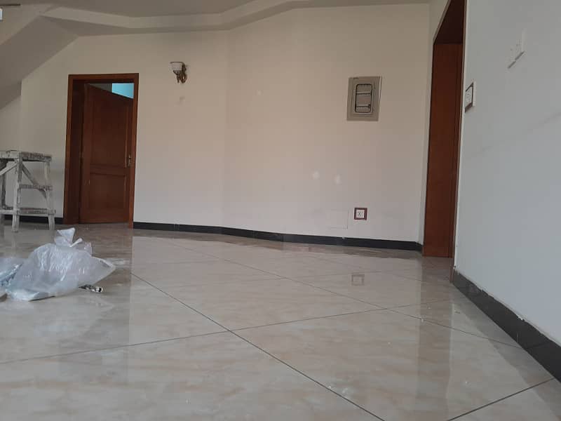 F-11 Beautiful Apartment 2/Bedroom Very Reasonble Rent 2