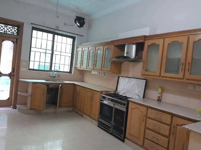 F-11 Outclass Ground Portion 2/Bedroom DD TvL Kitchen Very Reasonable Rent 2