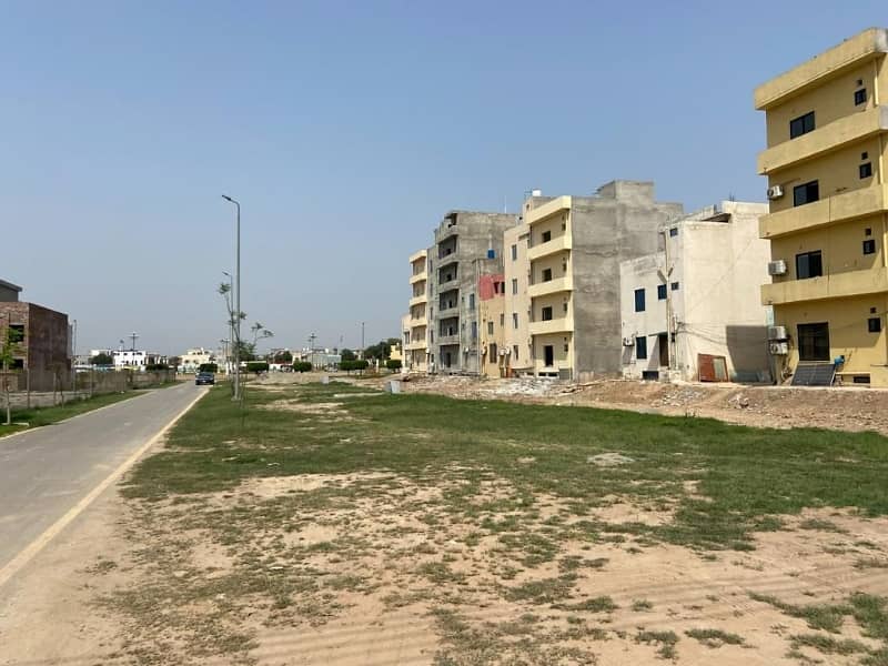 Residential Plot For Grabs In 5 Marla Lahore 5