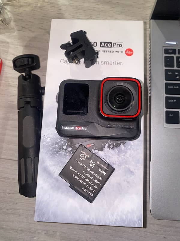 Insta360 Ace Pro with extra original battery 0