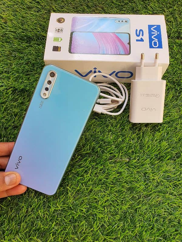 Vivo S1 8Gb 256Gb ( Display fingerprints) 4500 Mah battery 10/10 Condi 2