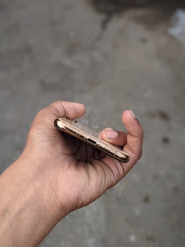 iPhone XS 256 GB non pta factory unlock 3