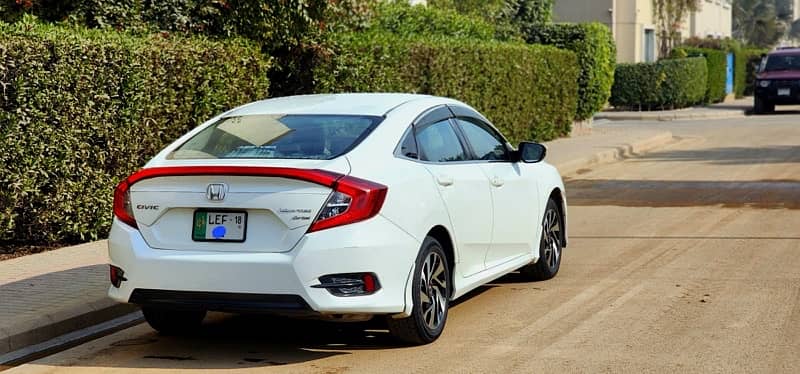 Honda Civic Oriel 2018 9