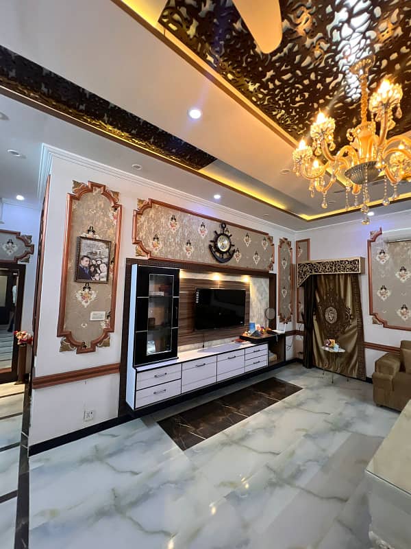 1 Kanal Luxury House Non Furnished Available For Sale in Bahria town Lahore 4