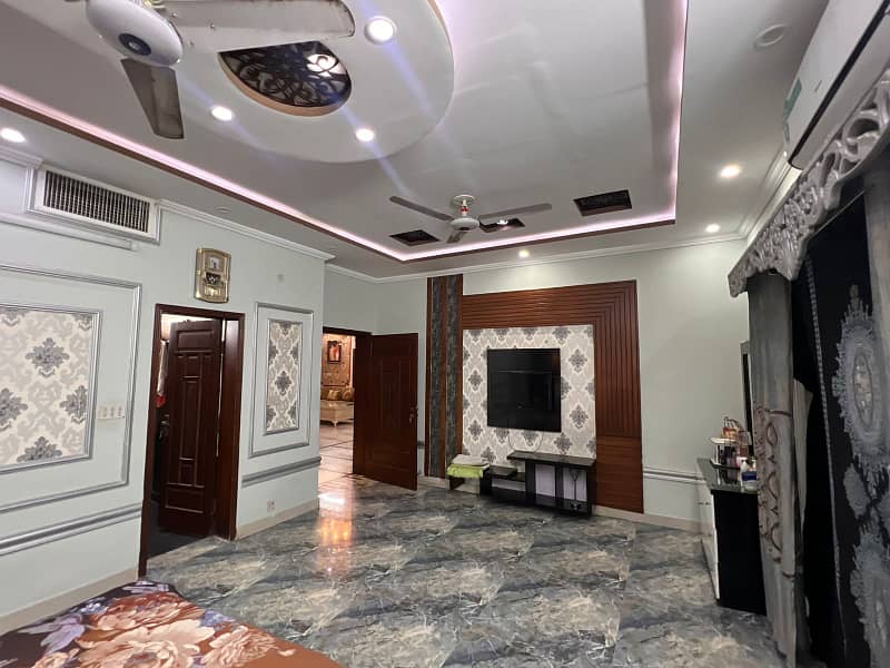 1 Kanal Luxury House Non Furnished Available For Sale in Bahria town Lahore 12