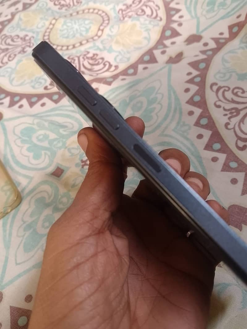 I am selling my phone 2