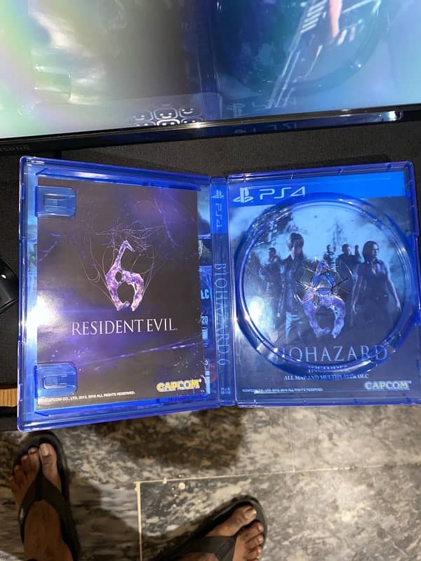 Resident evil 6 & Devil may cry 5 ps4 4