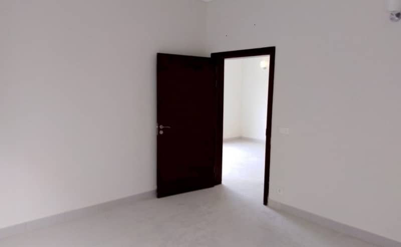 Ideal House Is Available For sale In Karachi 12