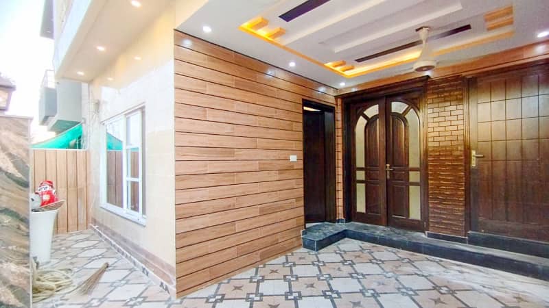 5 Marla Slightly Used Home for Sale in Dream Gardens  E Block, Defence Road Lahore. 7