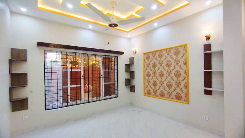 5 Marla Slightly Used Home for Sale in Dream Gardens  E Block, Defence Road Lahore. 9