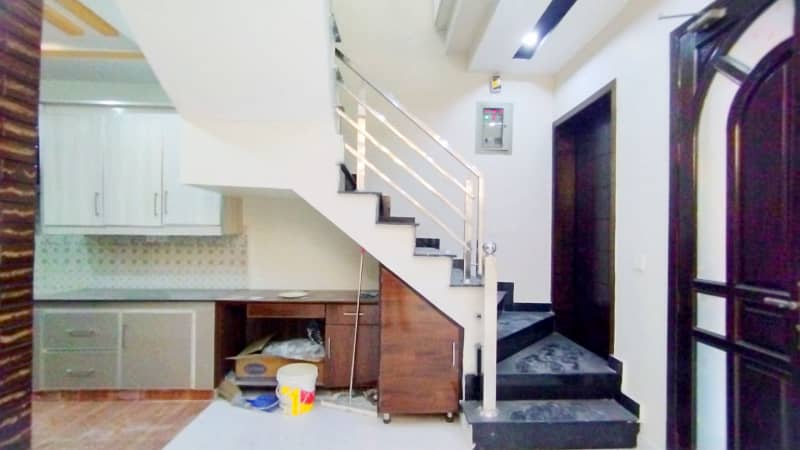 5 Marla Slightly Used Home for Sale in Dream Gardens  E Block, Defence Road Lahore. 21