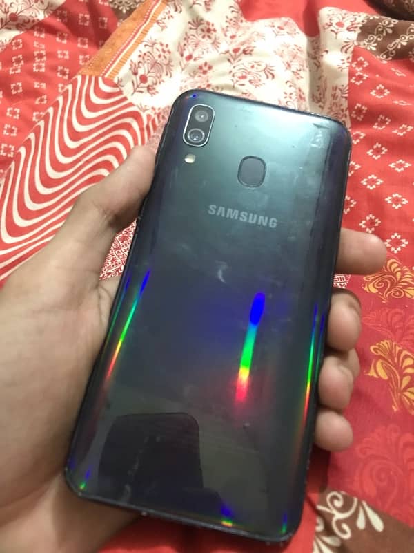 SAMSUNG GALAXY A40 0