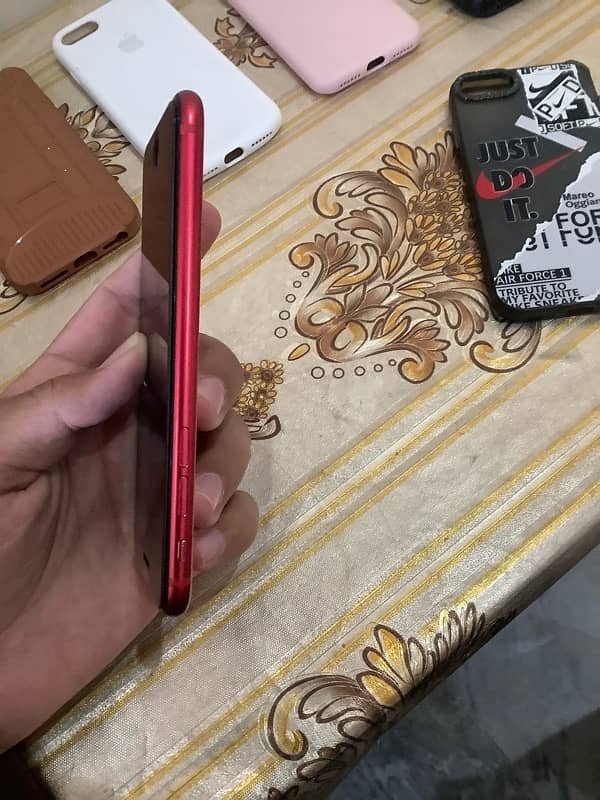 iPhone SE 2020 PTA + Charger free 3