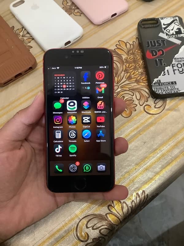 iPhone SE 2020 PTA + Charger free 4