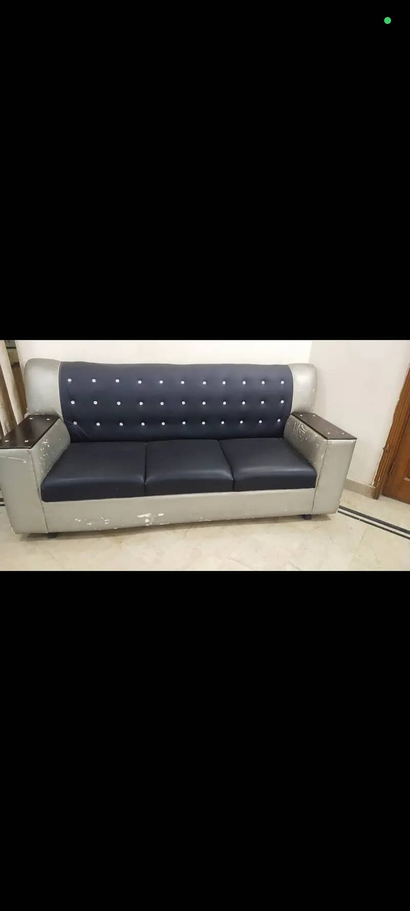 1, 2 And 3 seater sofa set urgent sale because i need to shift 1