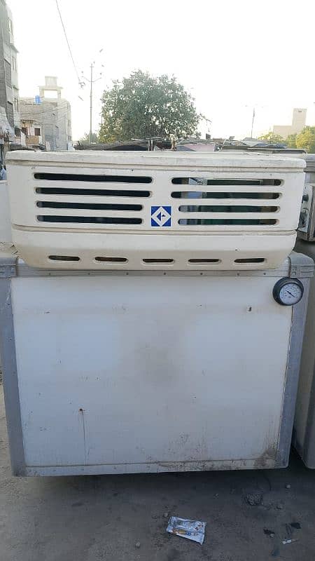 Im selling cold Kraft refrigeration chillar only 2 month use like new 5