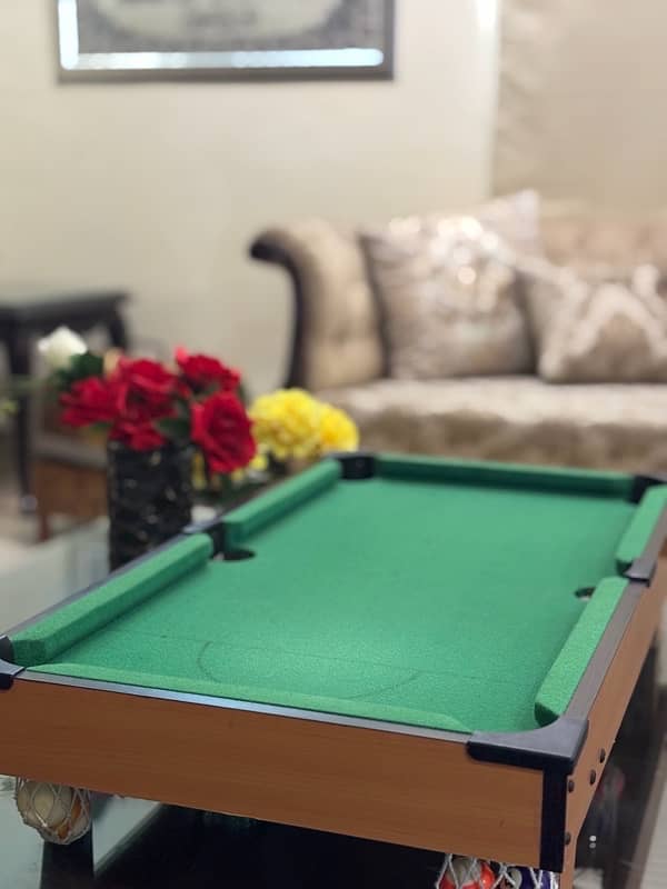 Home Used Snooker ( 2 Months) 10/10 condition With 2 Cues 1 Chalk 1 0