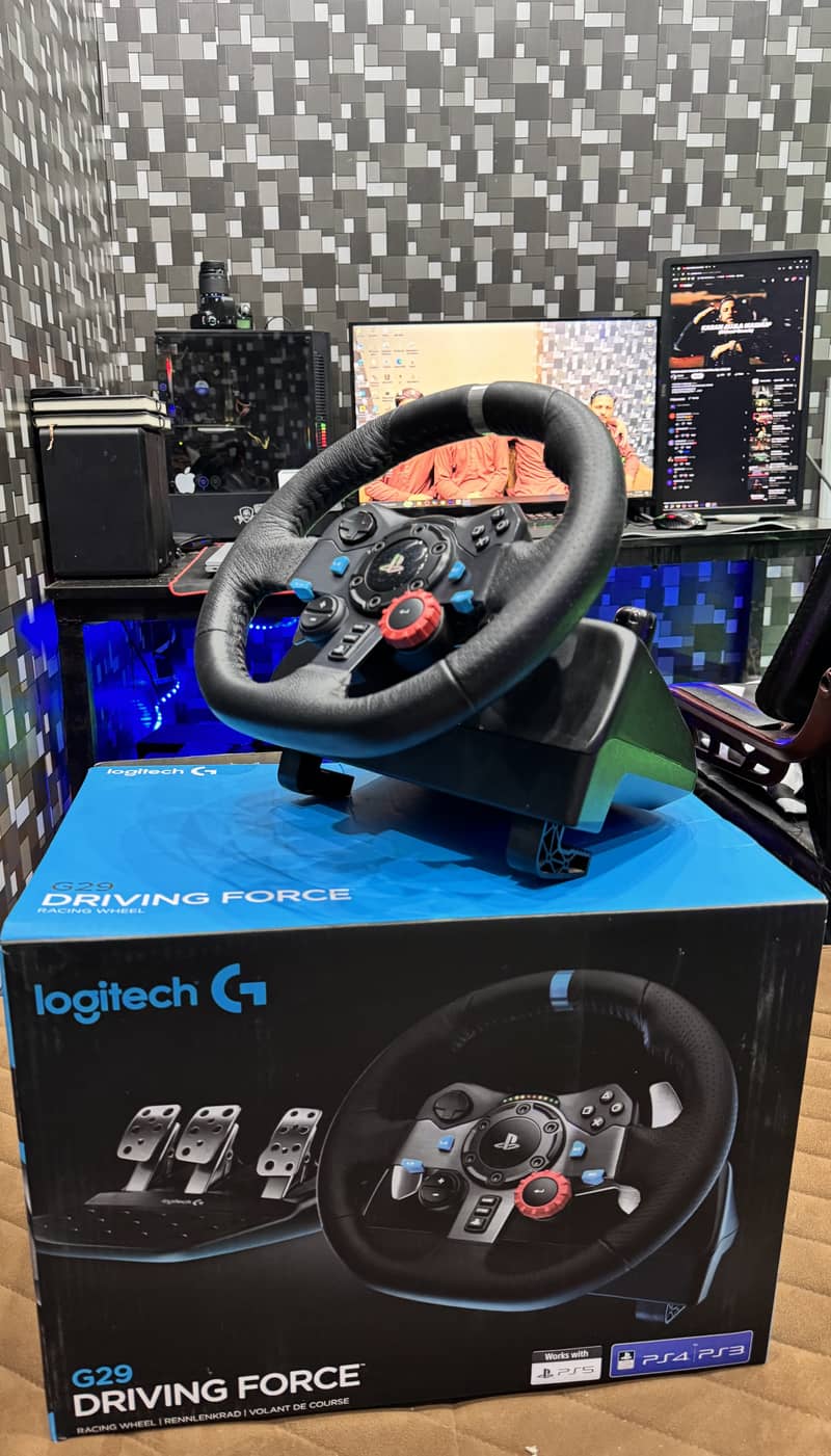 LOGITECH G29 with SHIFTER JUST LIKE BRAND NEW FOR GAMERS 3