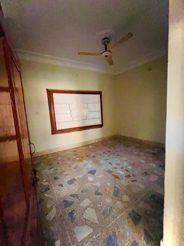 Prime Location Upper Portion 10 Marla For rent In Warsak Road 3